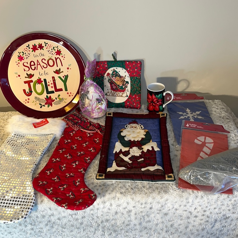 Christmas Decor Bundle NWOT